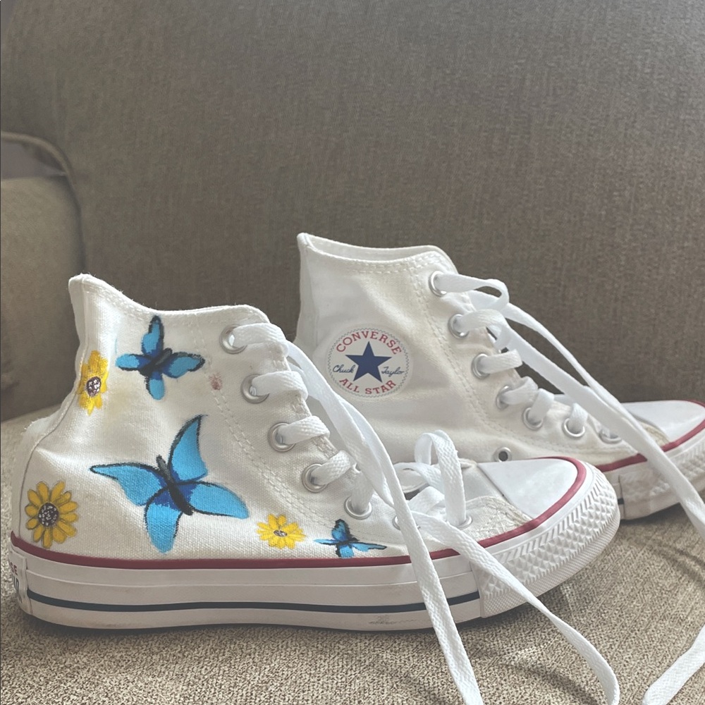 Converse high top chuck Taylor women 5.5 butterfly flowers